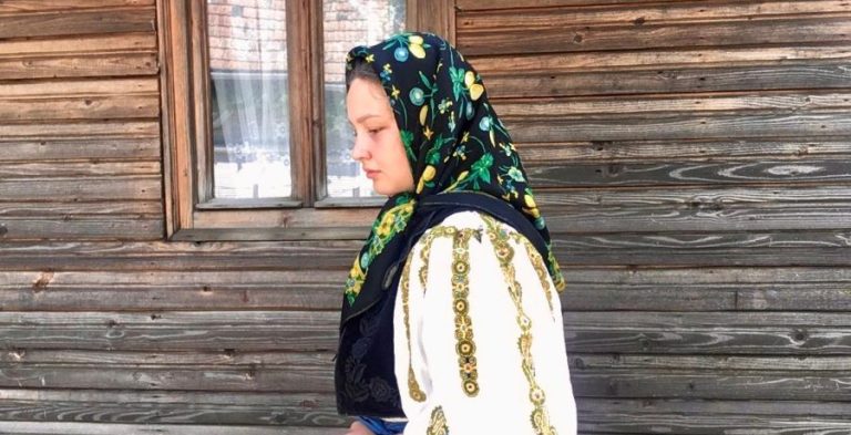 Georgeta Maria Roman, olimpică națională la pictat icoane, despre dragostea de valorile naționale tradiționale: „Fă ceva ca și cum i-ai face lui Dumnezeu”