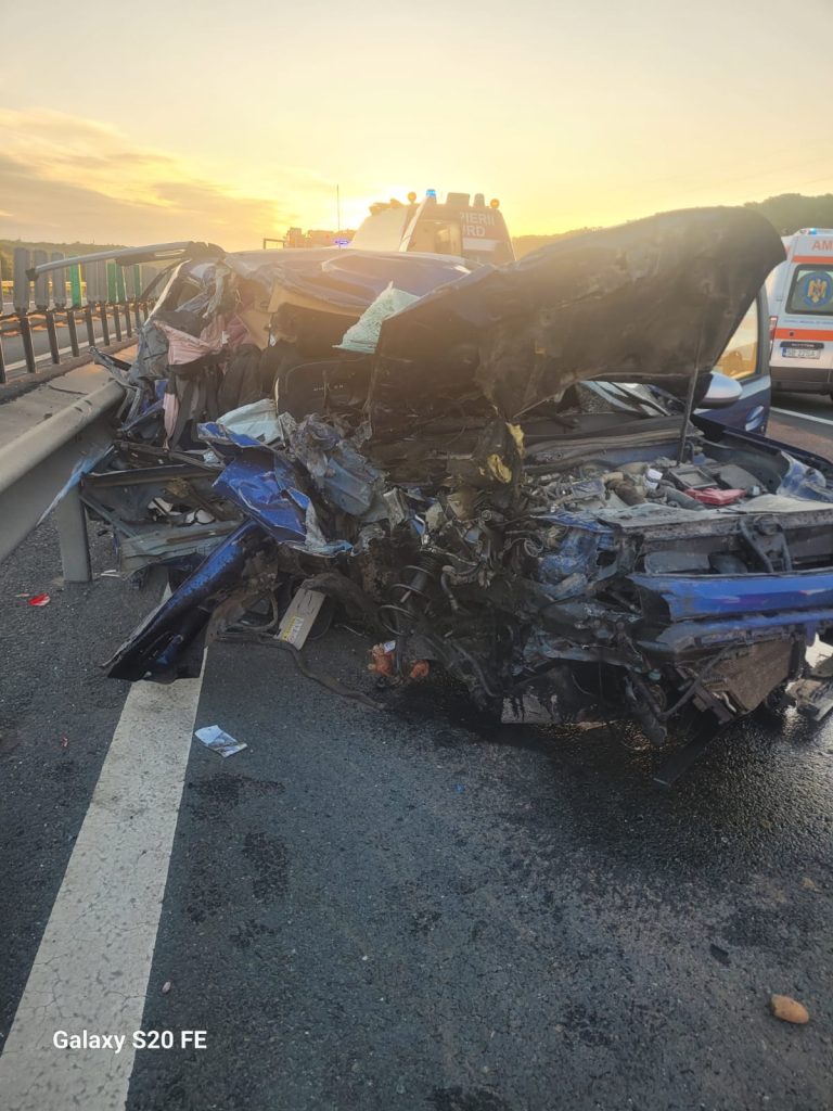 ULTIMA ORĂ/FOTO: O femeie a murit într-un groaznic accident rutier pe A1. Imagini dramatice la locul evenimentului