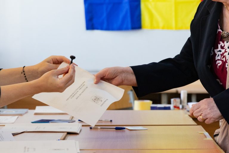 Un partid nu recunoaște rezultatele alegerilor prezidențiale și pe Nicușor Dan drept președinte al României