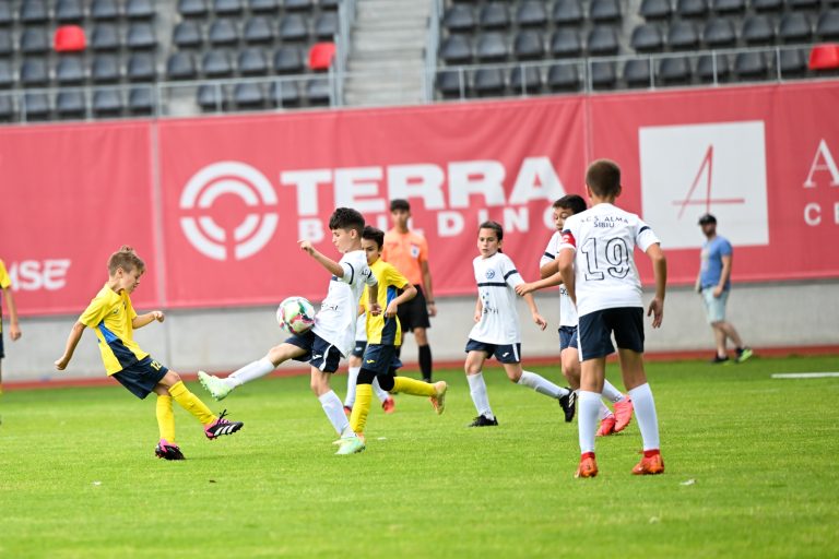 Copiii sunt așteptați la Cupa 1 Iunie la fotbal pe Stadionul Municipal Sibiu