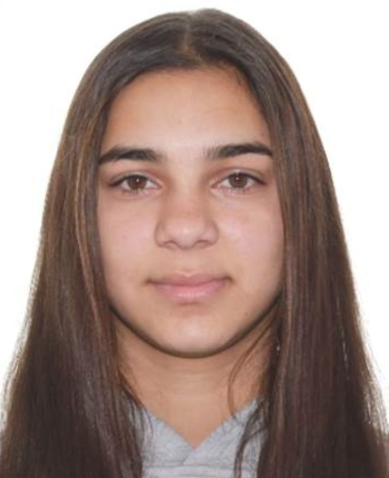 ULTIMA ORĂ/FOTO: Iulia Raluca a dispărut duminică noaptea de acasă