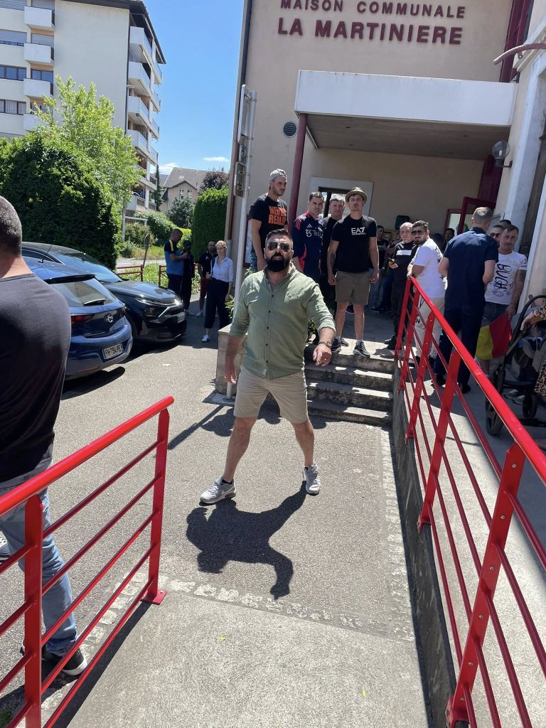 FOTO/VIDEO: Suntem rușinea Europei. Susținătorii lui George Simion din Diaspora sunt extrem de violenți