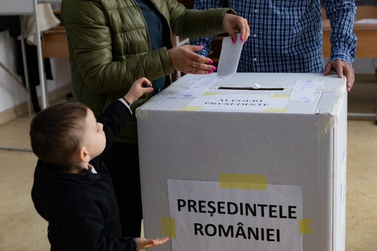 Nicușor Dan e noul președinte al României. Cum au votat sibienii