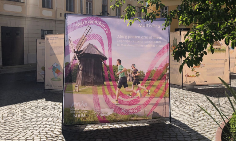 „Cine suntem noi?” – o expoziție vizuală a cauzelor care transformă comunitatea