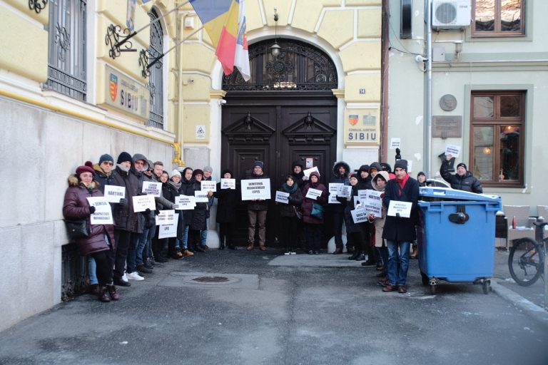 Telenovela de la Filarmonică încinge spiritele în Consiliul Județean. Deși sunt for decizional, aleșii se întrec în declarații politice și amână decizia care ar soluționa conflictul