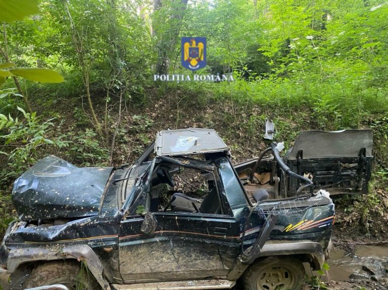 FOTO: Grav accident rutier pe Transfăgărășan. O mașină a căzut într-o prăpastie