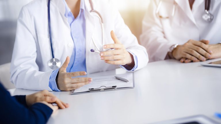 Medicii care au opinii conspiraționiste vor avea mari probleme de al 1 ianuarie 2026