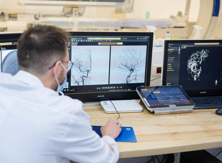 Consiliul Județean cumpără aparatură de 19 milioane de lei pentru pacienții cu AVC