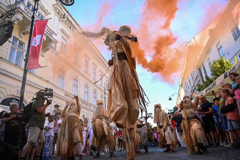A șasea zi FITS aduce „Lungul drum al zilei către noapte” și „Macbeth”