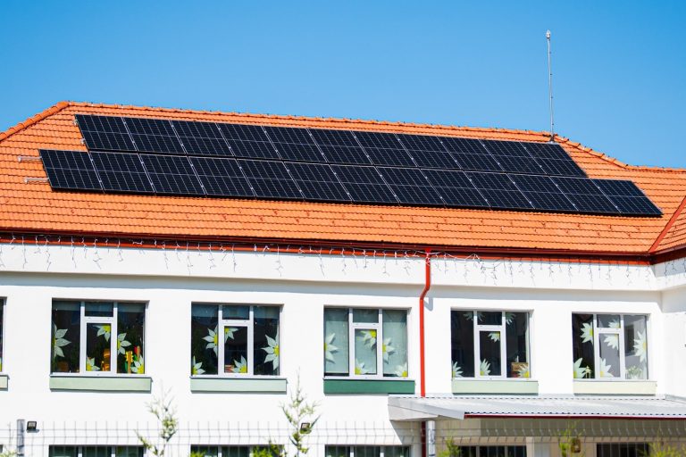 FOTO: Lucrări finalizate la Grădinița „Elefănțelul Curios” din Sibiu. Urmează amenajarea unei săli de clasă în aer liber