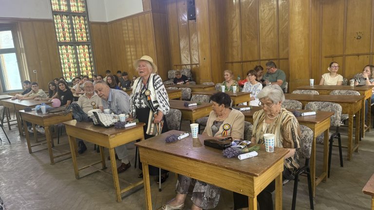 FOTO/VIDEO: Întâlnire după 70 de ani de la terminarea Liceului Teoretic „Roth-Oberth” Mediaș