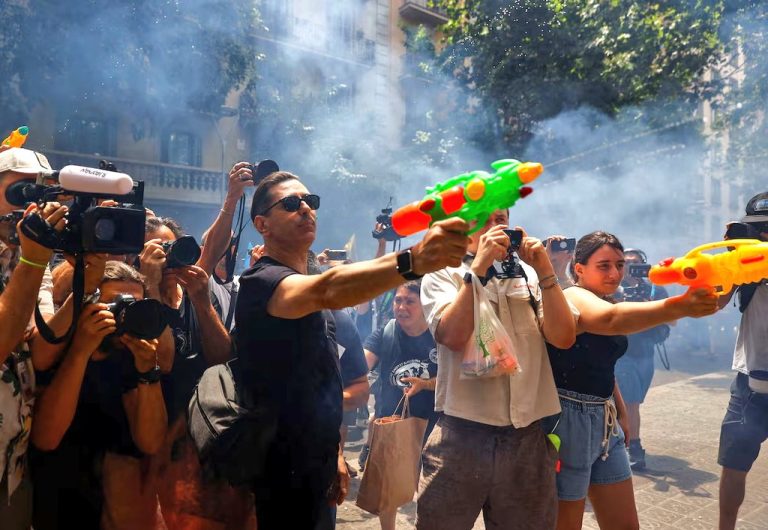 FOTO: Manifestații împotriva turiștilor în mari orașe din Europa. Sunt locuri vizitate de mulți români