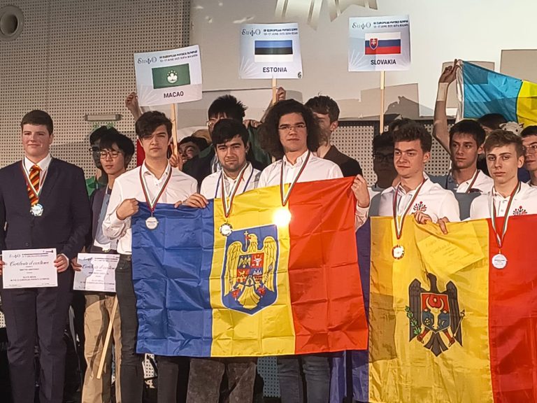 FOTO: Rezultate excepționale. Aur și argint pentru elevii români la Olimpiada Europeană de Fizică