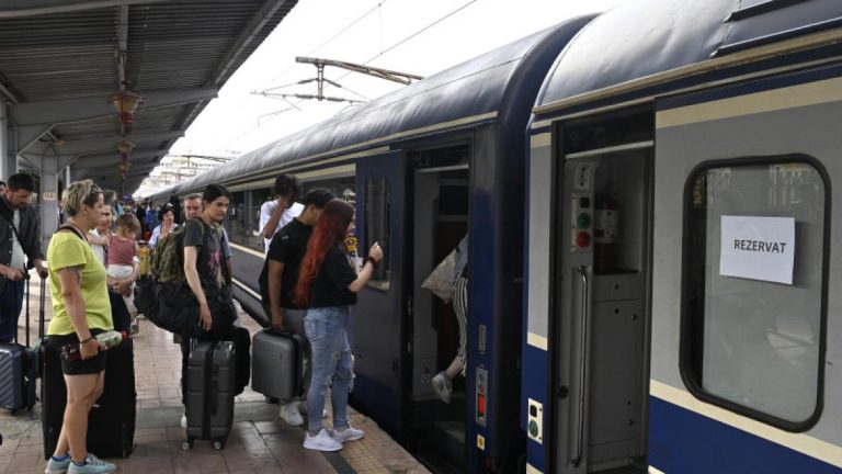 Vă pregătiți să mergeți la mare? Trenurile nu vor mai circula între Constanța și Mangalia din 15 septembrie
