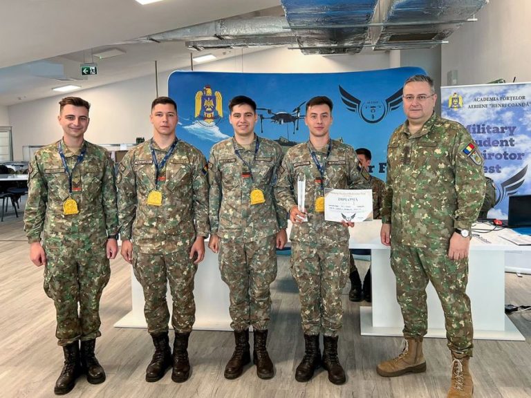 Patru studenți militari sibieni, premiați cu locul I la un concurs de drone din Brașov