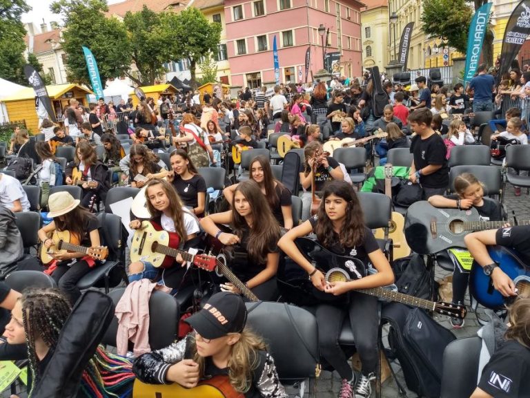 „Guitar Meeting Festival” și „Pune mâna pe chitară” revin la Sibiu