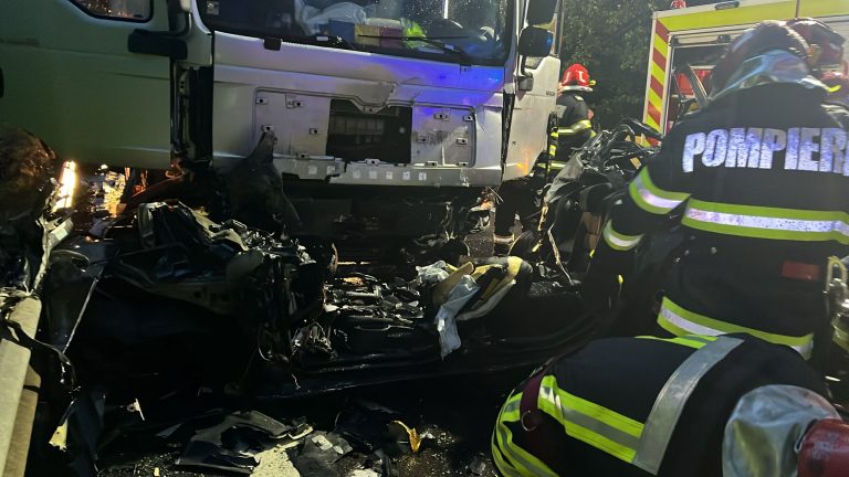 FOTO: Accident cumplit pe Valea Oltului. Un tânăr de 30 de ani a murit