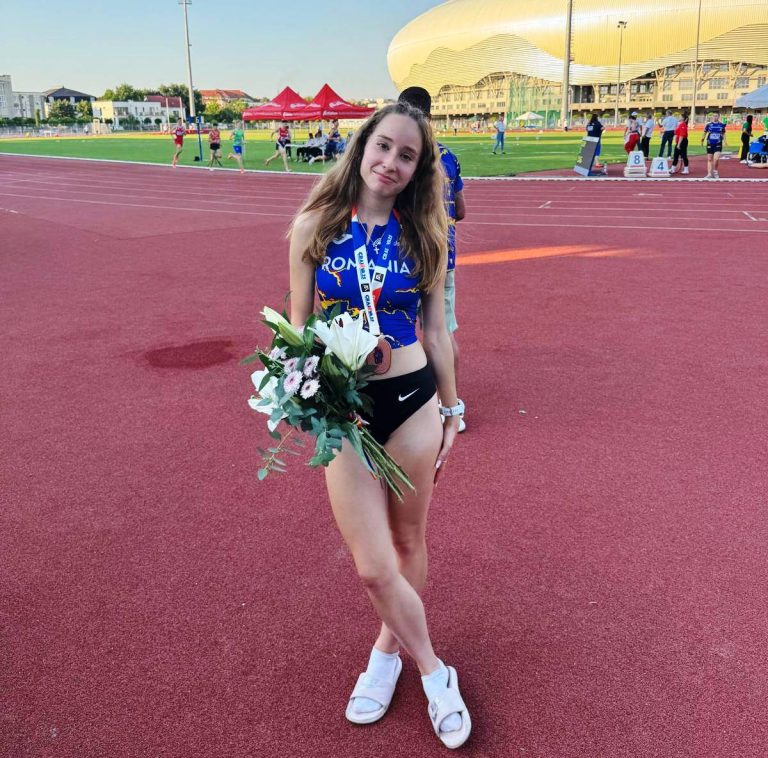 FOTO/VIDEO: Medieșeanca Alexandra Hudea este campioană balcanică la 3.000 de metri