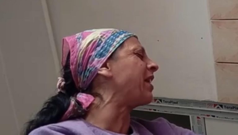 FOTO/VIDEO: „Exorcizare” la Dumbrăveni. O mamă își „eliberează fiica de demoni”/UPDATE: Minora a fost preluată în regim de urgență de DGASPC Sibiu