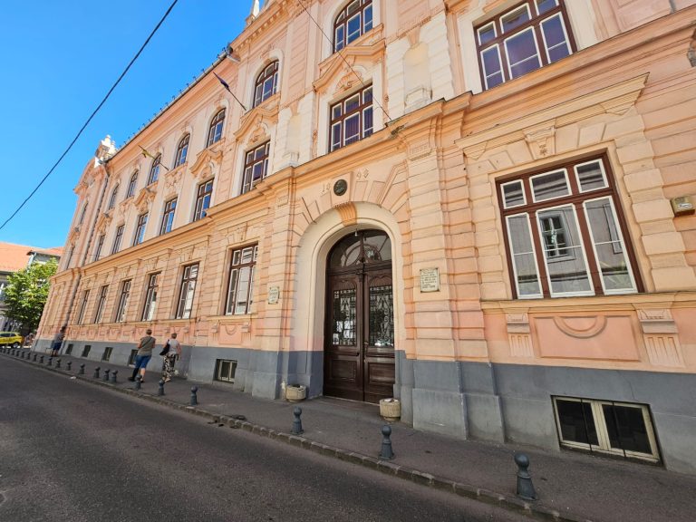 FOTO: Încep lucrările de reabilitare a fațadelor clădirilor de la „Gheorghe Lazăr”