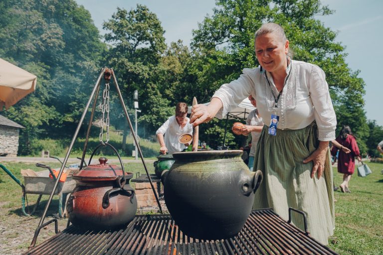 Weekend spectaculos în Muzeul Astra: Târgul Frumos. Ceramic. Folositor. Ceramica utilitară în cultura urbană sibiană