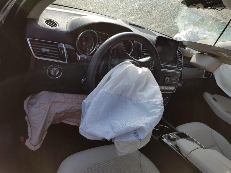 FOTO: Alarmă pentru șoferii din România. 100.000 de mașini chemate urgent pentru verificări