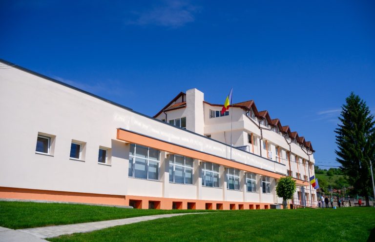 Teren de sport nou la Centrul Școlar pentru Educație Incluzivă Mediaș