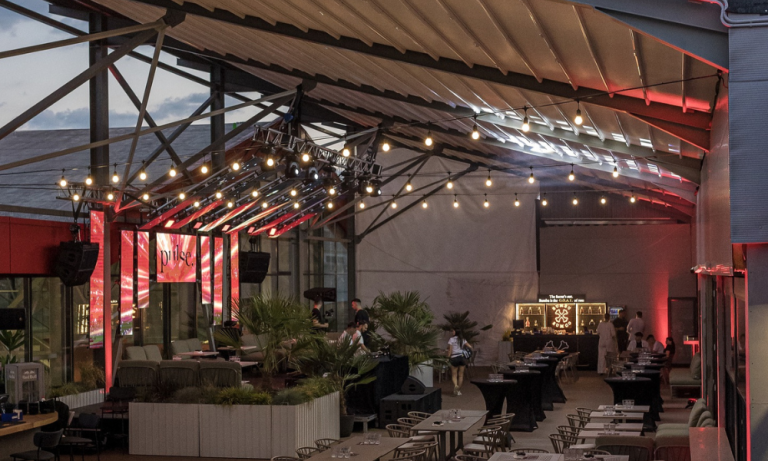 Motor, energie, adrenalină – totul se simte la Aria.