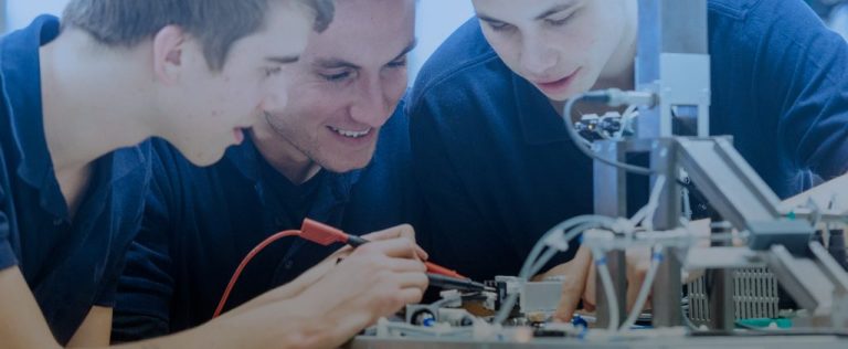 Există viață și după BAC. De fapt, abia acum începe!