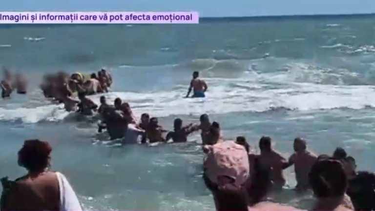 VIDEO/FOTO: Cu steagul roșu arborat, un turist a intrat în apă la mare și a murit