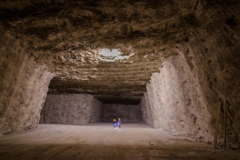 O companie din Ungaria a cumpărat o mină de sare din România. Va fi cea mai mare din Europa