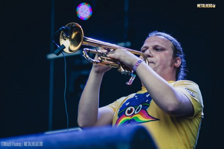 Sorin Ciprian Nicolescu, de la White Mahala: „Toată țara cunoaște piesa O mie de pahare!”