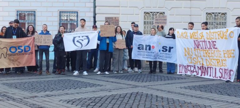 VIDEO. Protest în Sibiu. Studenții sibieni se cred ignorați de către statul român