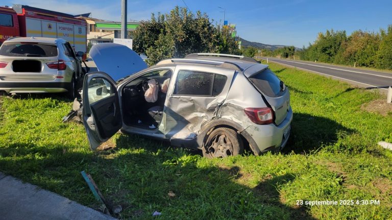 ULTIMA ORĂ/FOTO: 5 persoane implicate într-un accident pe DN 14