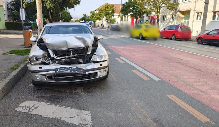 ULTIMA ORĂ/FOTO: Accident cu 3 autoturisme în Sibiu