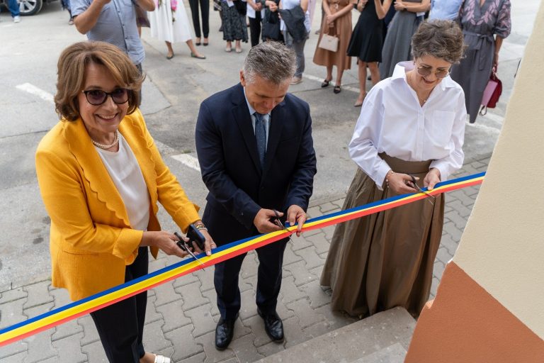 FOTO/VIDEO: Centru de sprijin pentru bolnavii oncologici, inaugurat oficial la Mediaș