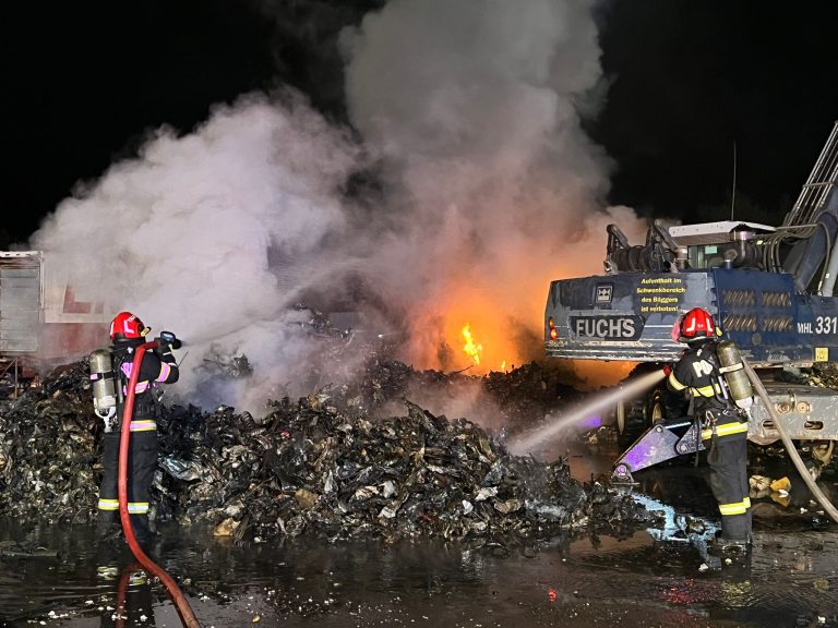 FOTO/VIDEO: Incendiu puternic la ieșirea din Sibiu spre Agnita