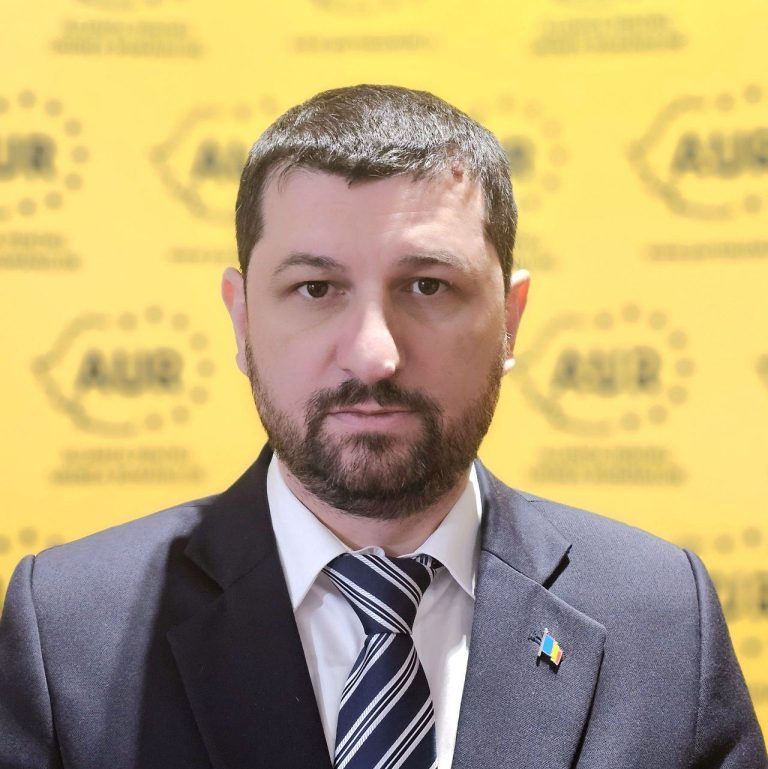 AUR îndeamnă românii să iasă în stradă și acuză alegătorii altor partide pentru criza din România