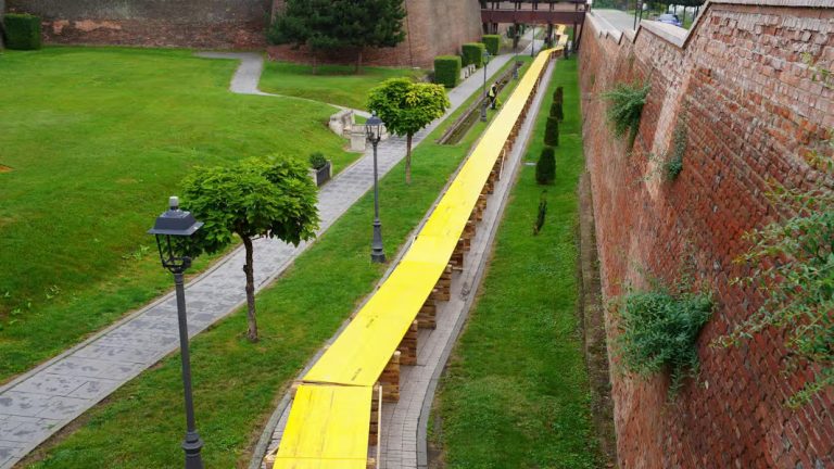 FOTO/VIDEO: Alba Iulia încearcă să intre în Cartea Recordurilor. 10.000 de oameni vor participa la Masa care Unește