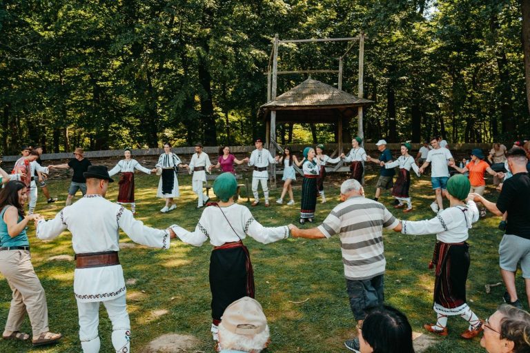 FOTO: „Meșteșugurile fără frontiere” au ajuns în Muzeul Astra din Sibiu