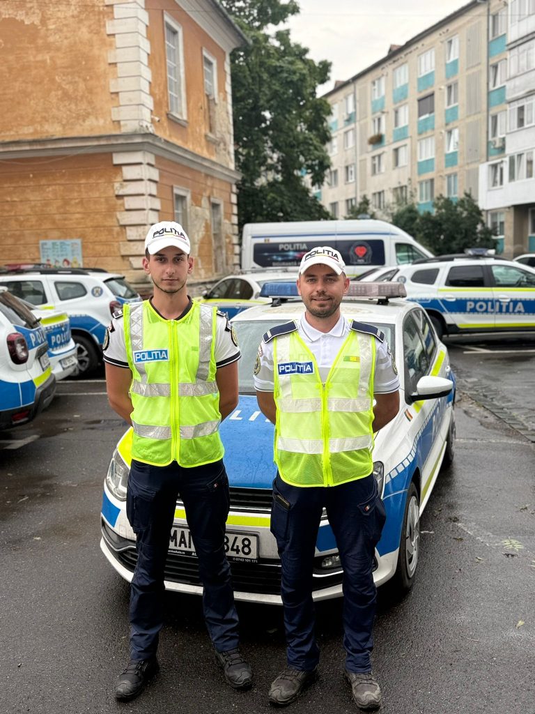 FOTO: Doi polițiști sibieni au salvat de la moarte un tânăr de 31 de ani