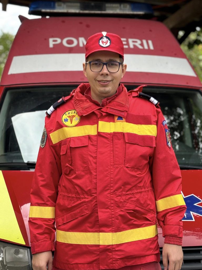 FOTO: El este Radu, salvatorul ISU Sibiu care mergea la muncă și a intervenit la un grav accident rutier pe DN 14