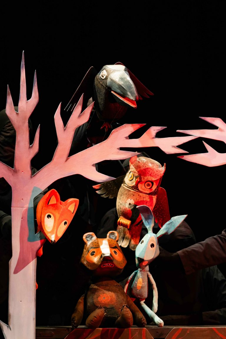 Spectacol în premieră la Gong: Ursul păcălit de vulpe