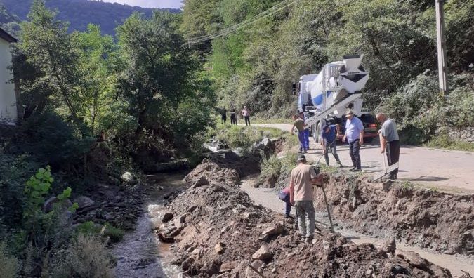 Sistemul de Gospodărire a Apelor Sibiu a consolidat malul pârâului Tilișca pentru siguranța comunității