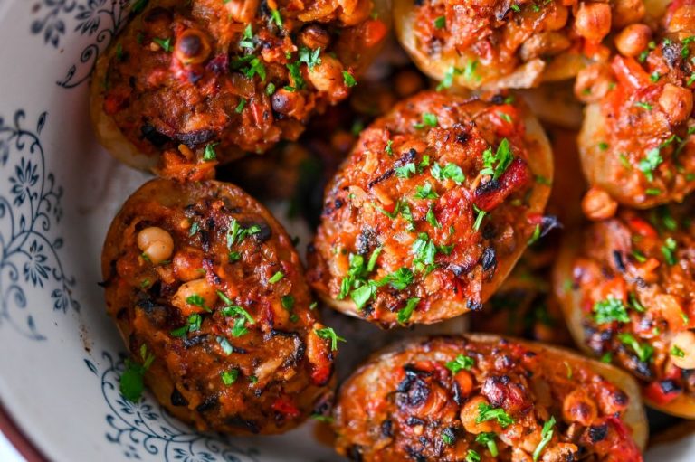 Rețetele care au consacrat Sibiul pe harta pofticioșilor de zacuscă