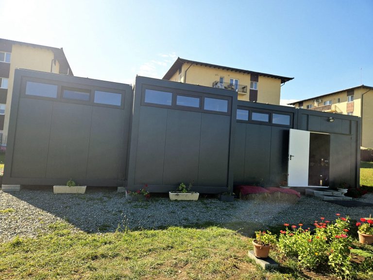 Biserica din containere