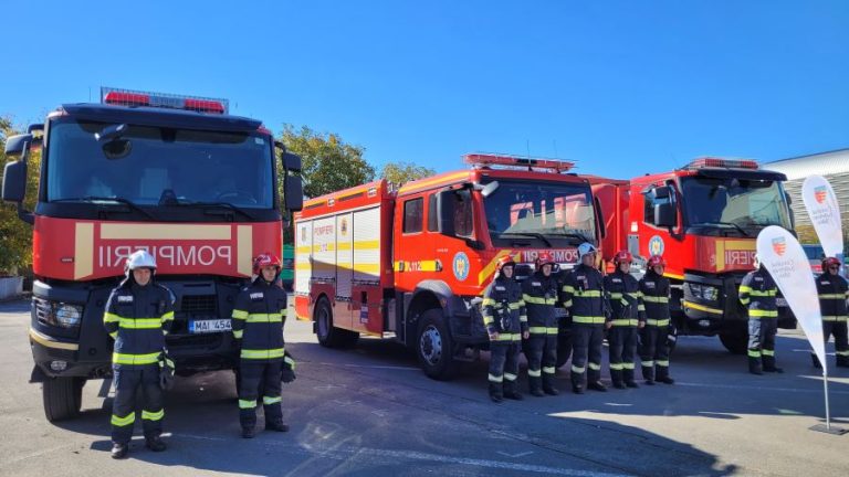 VIDEO: Incendiile la mașinile electrice sau hibrid se neutralizează cu tehnologie de ultimă generație. Sibiul este al doilea județ din țară