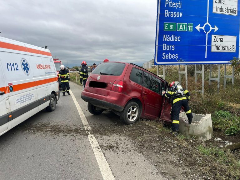 ULTIMA ORĂ/FOTO: Doi răniți pe DN 14, la ieșirea din Șura Mare