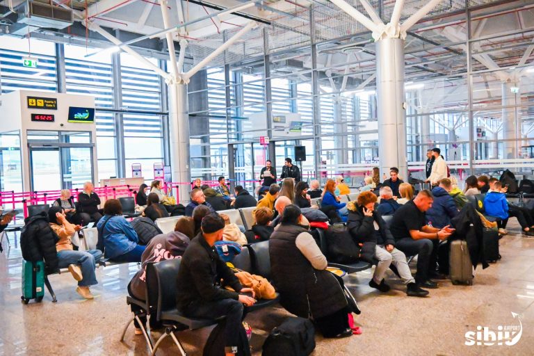 AEROPORTUL SIBIU, PRINS LA MIJLOC! Clujul domină, Brașovul accelerează, iar Sibiul pierde destinații