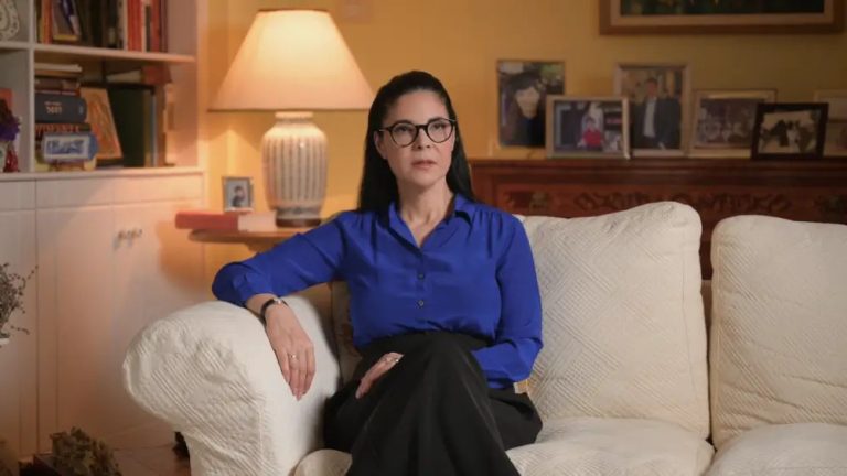 FOTO: O adevărată „bombă” a explodat. Ana Birchall s-a oferit să devină agent CIA în România